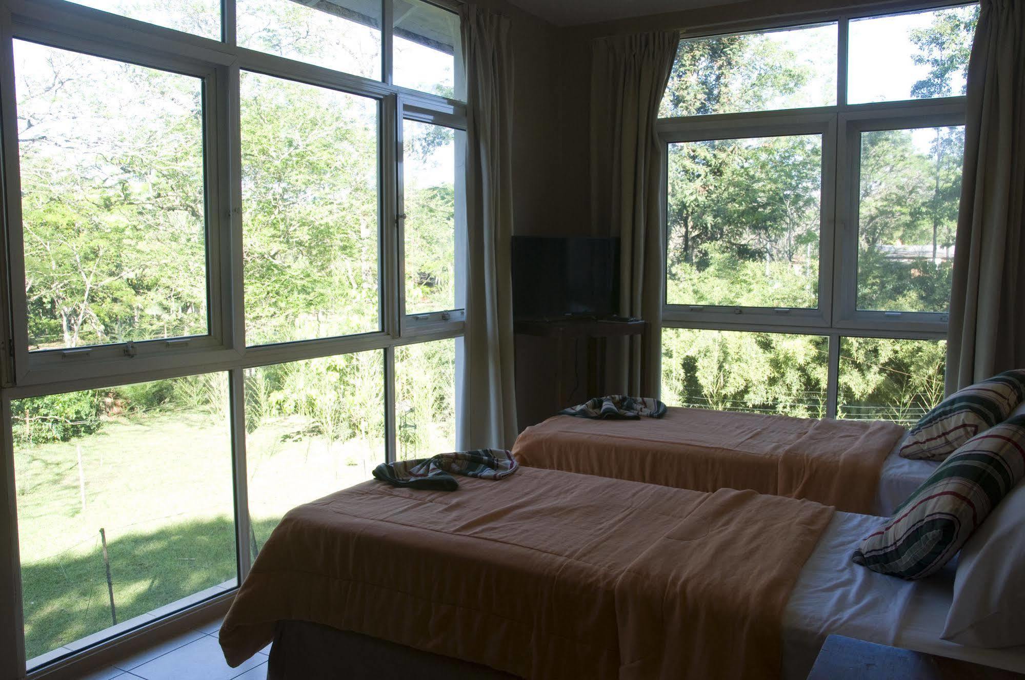 Iguazu Inn Hostel Puerto Iguazú Zewnętrze zdjęcie