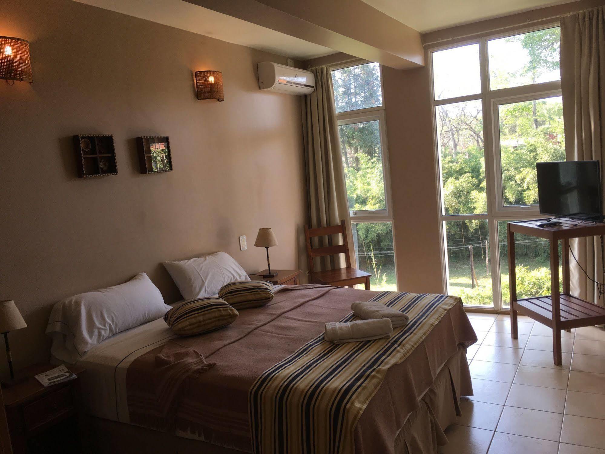 Iguazu Inn Hostel Puerto Iguazú Zewnętrze zdjęcie