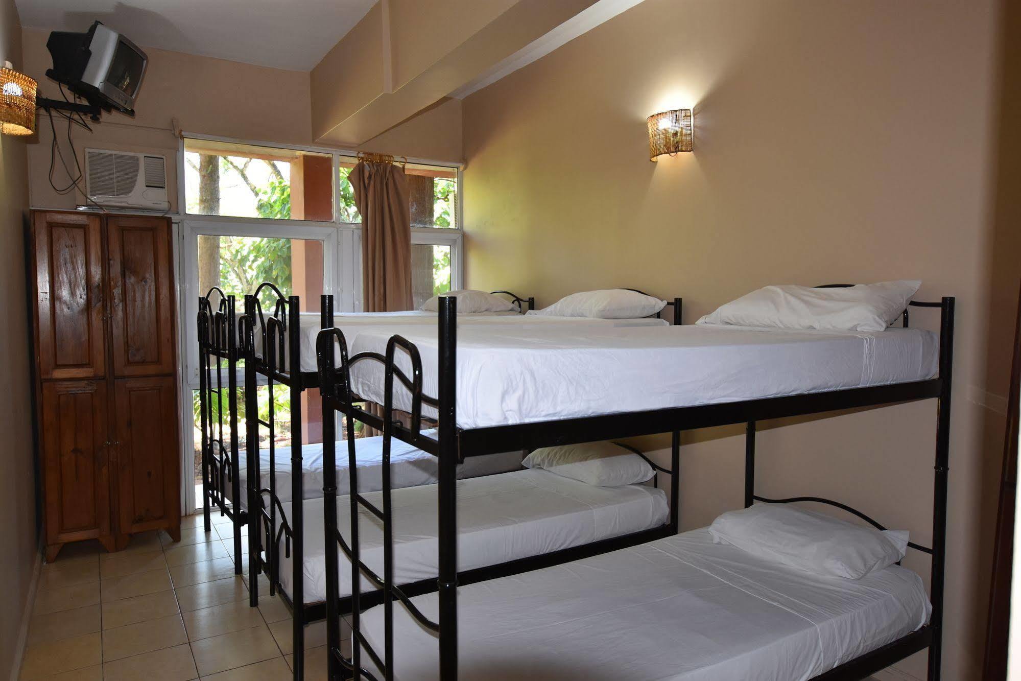 Iguazu Inn Hostel Puerto Iguazú Zewnętrze zdjęcie