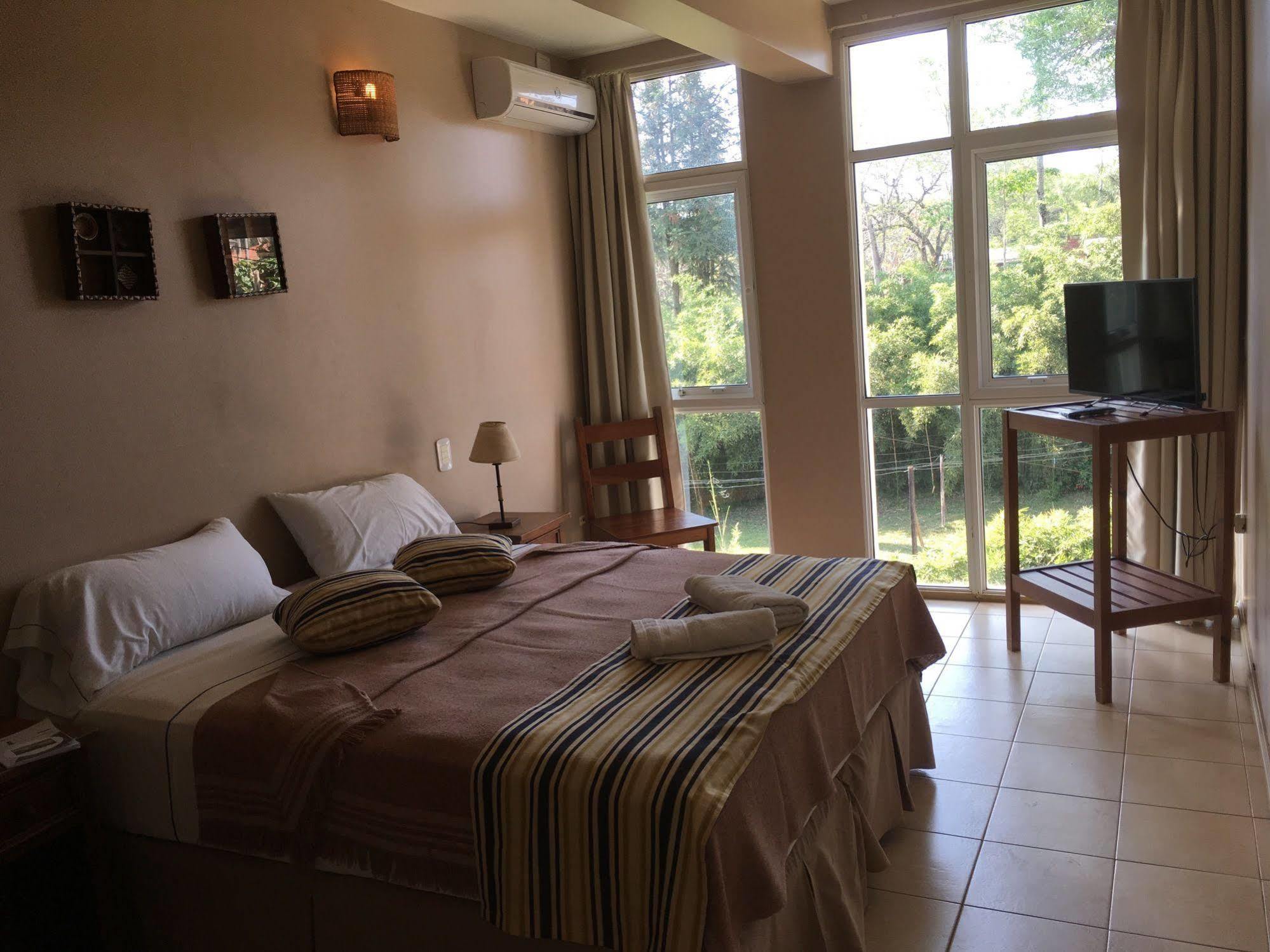 Iguazu Inn Hostel Puerto Iguazú Zewnętrze zdjęcie